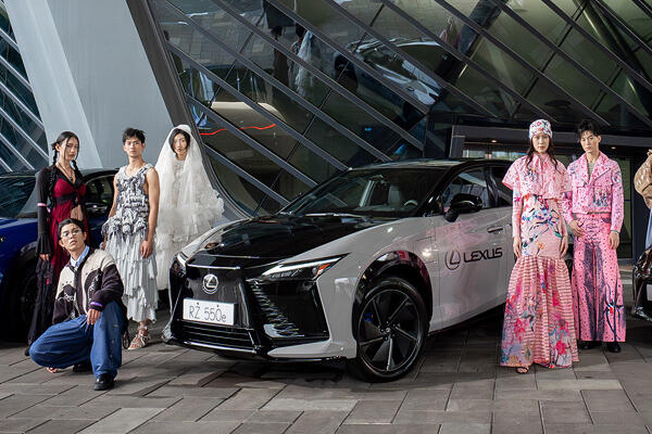 
					2025 臺北時裝週，Lexus 純電休旅 RZ550e F SPORT 及星光座駕閃耀時尚大秀
				
