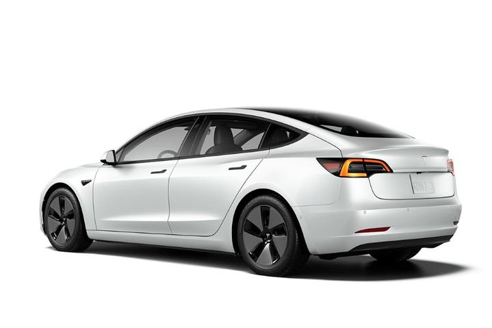 Re: [新聞] 磷酸鐵鋰電池不香嗎？Model 3 SR+ 里程