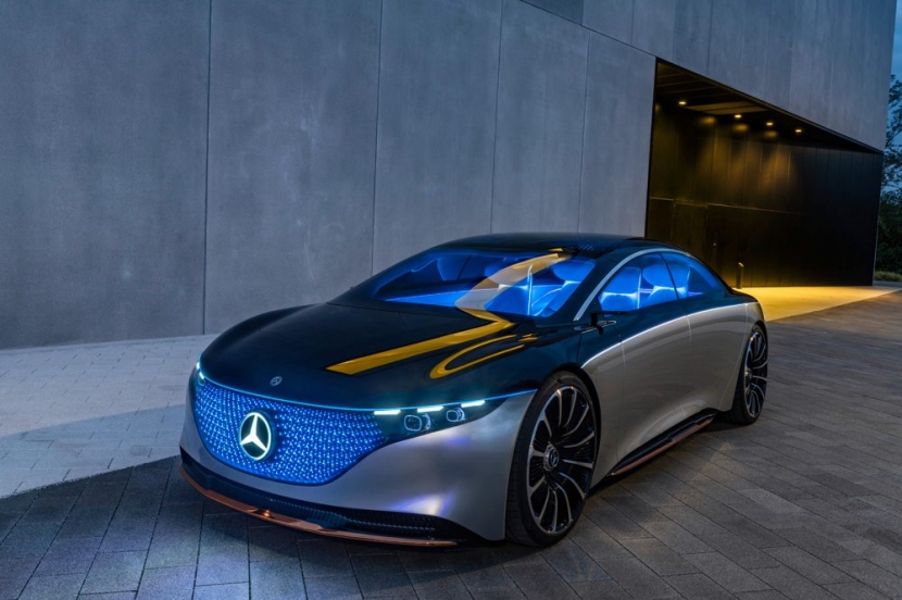 M.Benz Vision EQS：賓士 S 級電動豪華房車 能跑 700 公里