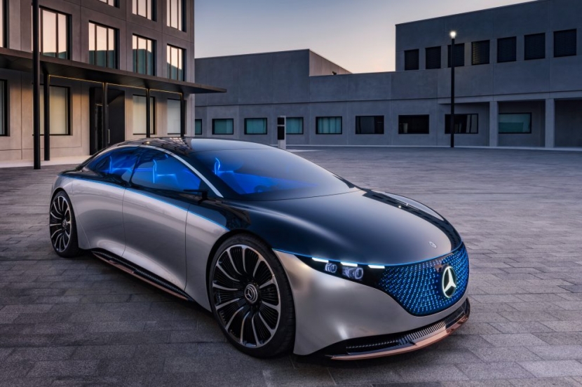 M.Benz Vision EQS：賓士 S 級電動豪華房車 能跑 700 公里