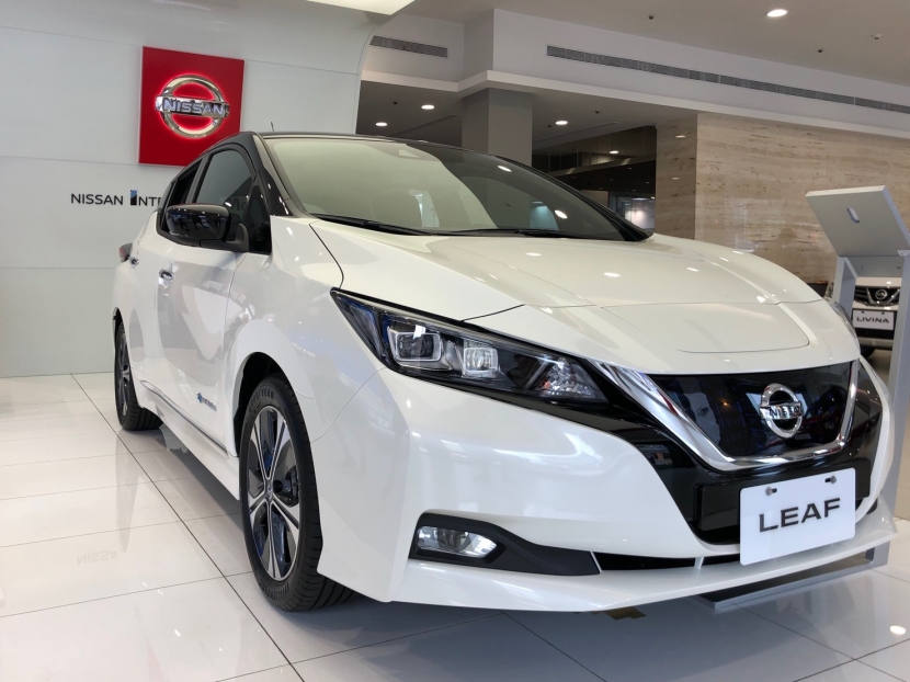 去看了Nissan Leaf，其實是台不錯的家庭電動車，只是貴了點