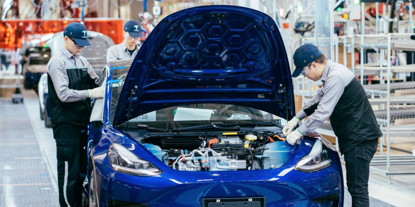 馬斯克電池日又一豪語：上海工廠產能要翻倍，每年生產百萬台電動車！-2