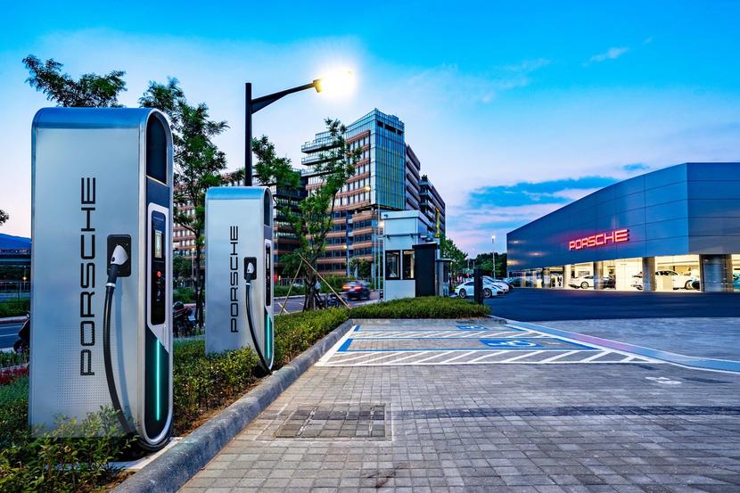 保時捷高速充電站-11-月於台中麗寶、花蓮新天堂樂園啟用，為-Taycan-電動跑車打造無憂充電網路-1