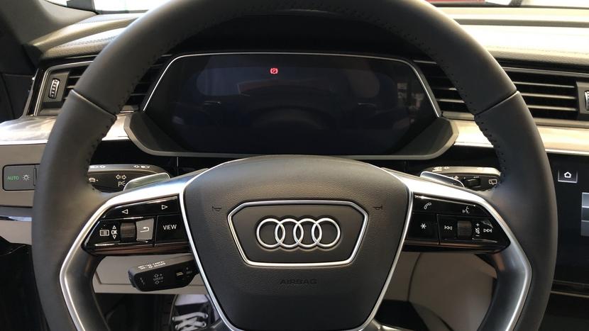 Audi-e-tron-新竹展間賞車與心得簡單分享-3