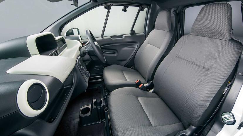 Toyota-C+pod-迷你電動車正式發表：45-萬元起跳、充飽電能跑-150-公里-4