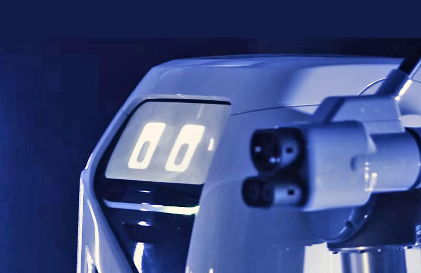 福斯打造智慧充電機器人：你只需要停好車，機器人自動過去插電幫你充-3