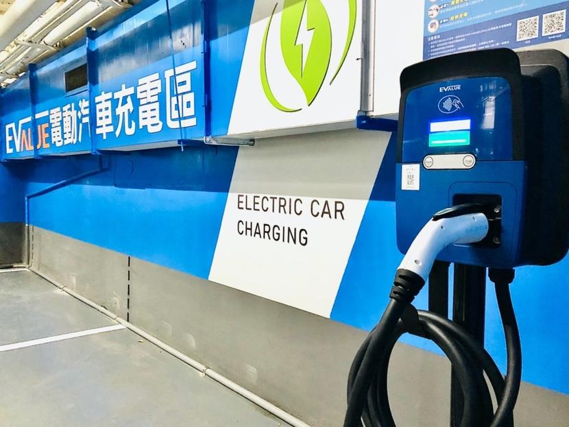 華城-EVALUE-漢神百貨增設全新充電站：兩組-17.6kW-充電樁，每度電七元-1