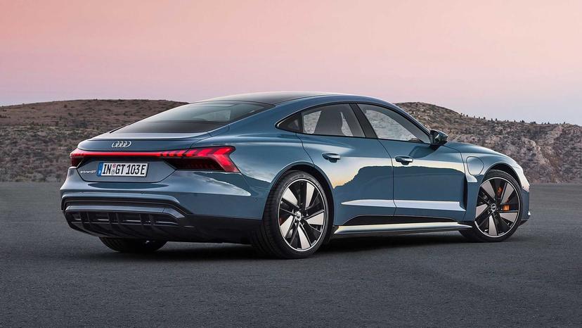 Audi-e-tron-GT-飆上德國無速限高速公路：四大頂規電動跑車你愛誰？-4