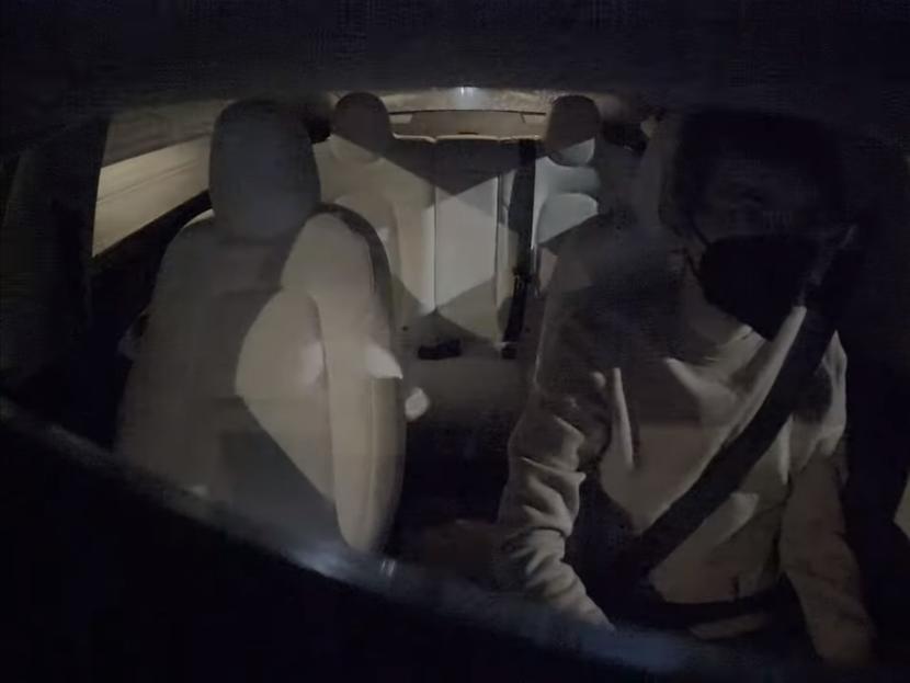 Tesla-車內鏡頭都在監控些什麼？車內這套-NN-神經網路系統都知道駕駛在做什麼！-2