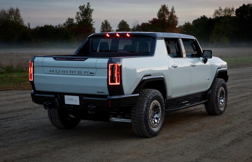 搭載-200kWh-大電池也跑不遠？原來-GMC-電動悍馬車重超過二台特斯拉，足足四噸重-2