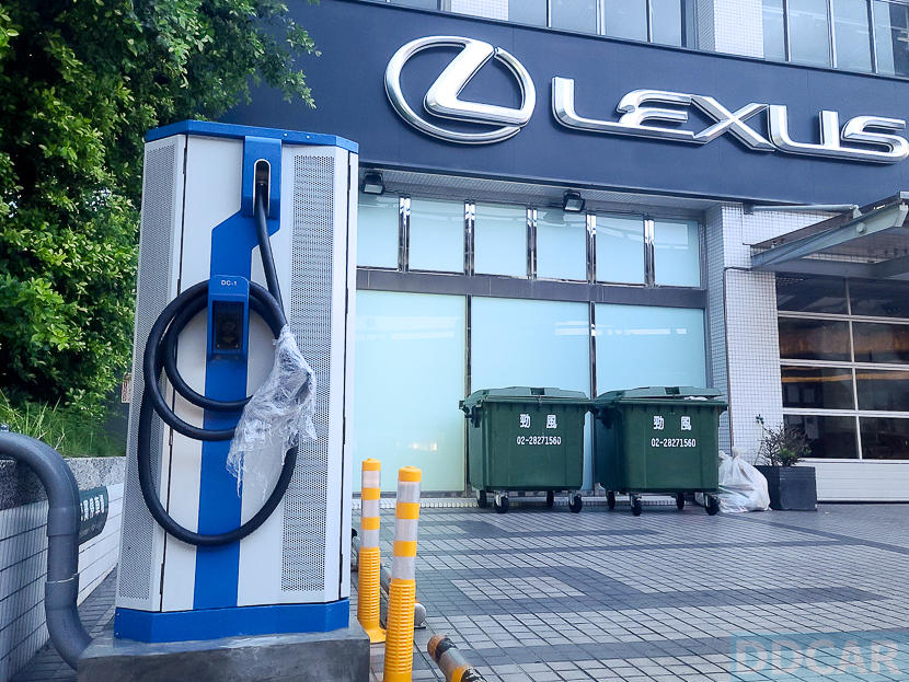 Lexus-電動車充電站-(濱江)-採-CHAdeMO-+-CCS1-雙槍配置-7