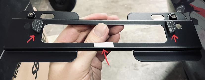[施工]-Tesla-Model-3-原廠塑膠車牌座更換為鐵公公金屬車牌架-8