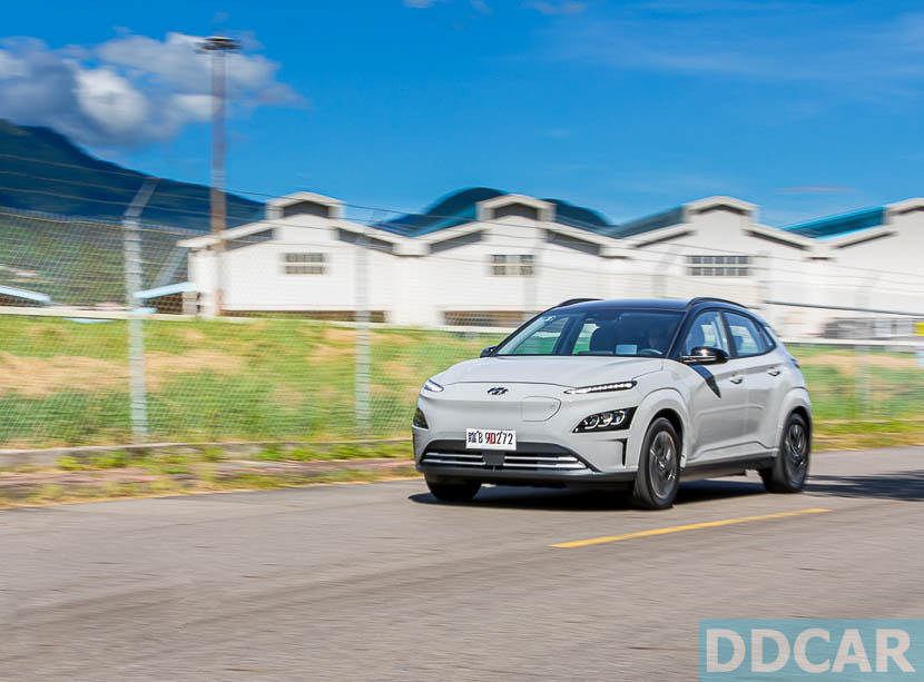 Hyundai-Kona-EV-純電休旅試駕：寧靜迅猛的動力展現，高效讓人更驚艷！-1