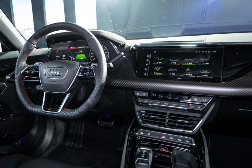 Audi-e-tron-GT-登台上市：一部讓你看了「哇」想當奧迪人的夢幻級轎跑-12