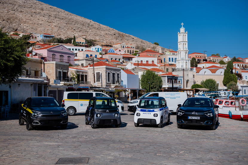 全世界最慢的警車？希臘小島警方改用-Citroen-ami-微型電動車值勤-3