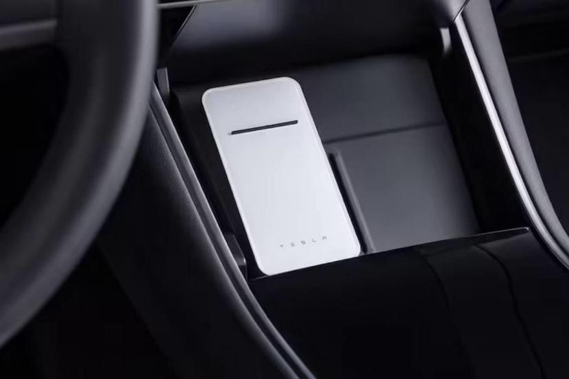 特斯拉官網開賣-Tesla-行動電源-2.0：五色外殼有雙向無線充電，信仰充值價-2-千元-2