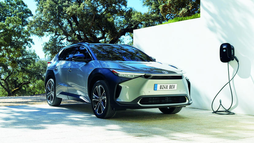 Toyota-bZ4X-純電休旅準備在歐洲上市：一度電能跑-7-公里，十年電池保固-90%-以上！-1