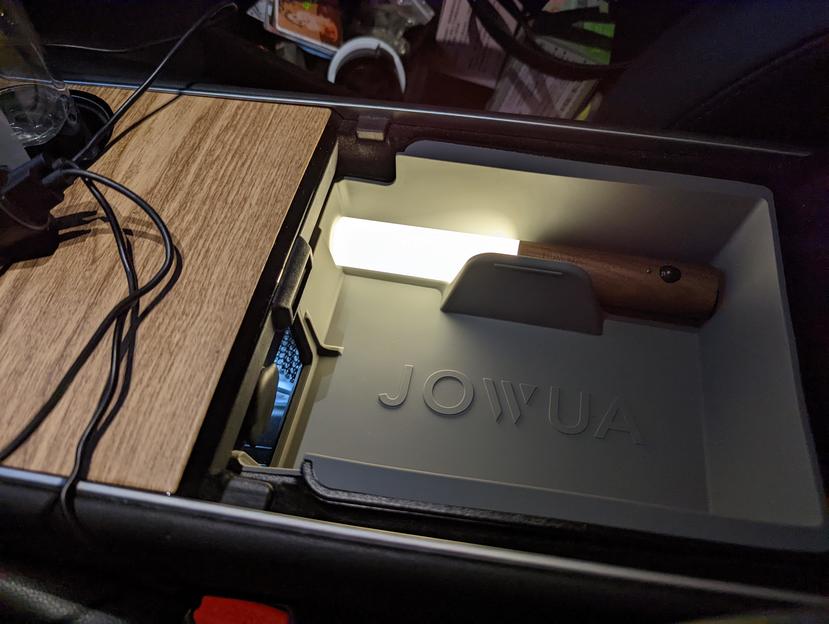 【開箱】Tesla-Model3-專用-Jowua-扶手箱收納盒＋LED-智能感應燈-9