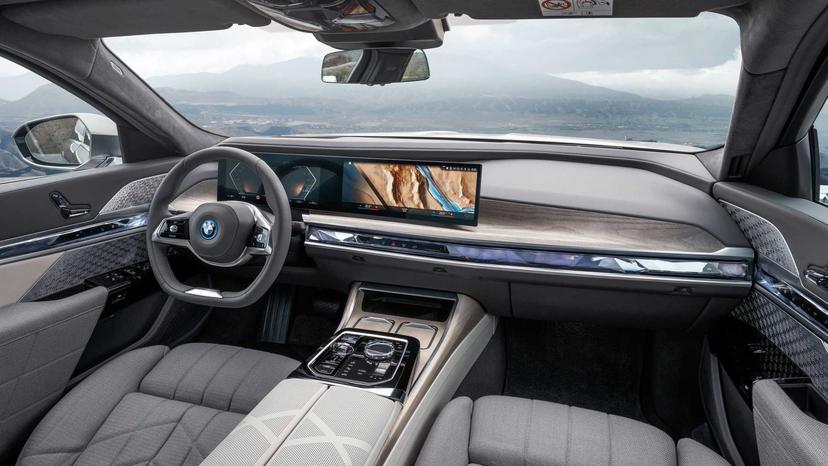 BMW-i7-豪華旗艦電動房車揭曉：續航力破-600-公里、可選配-31.3-吋-8K-後座螢幕-6