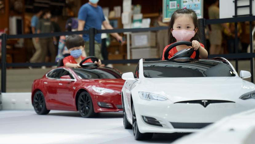 孩子的學習不能等！香港特斯拉快閃店設駕駛學院讓兒童也能體驗電動車-1