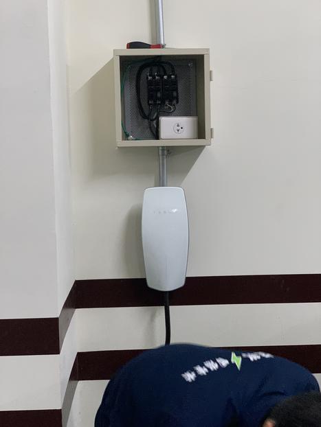「社區充電樁安裝分享-」Tesla-wall-connector-壁掛式充電座-10