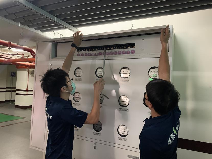 「社區充電樁安裝分享-」Tesla-wall-connector-壁掛式充電座-1