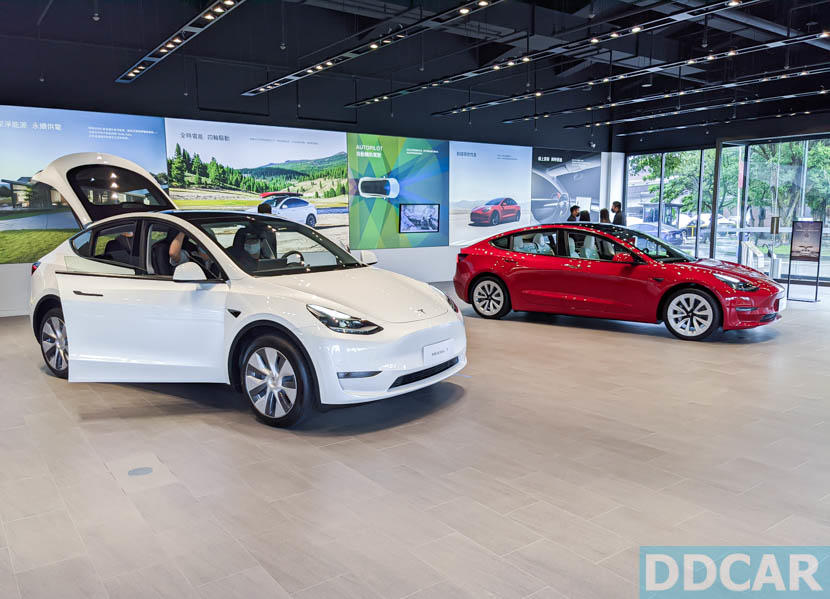 實車搶先直擊！德製-Model-Y-純電休旅正式進駐台灣特斯拉展間-2
