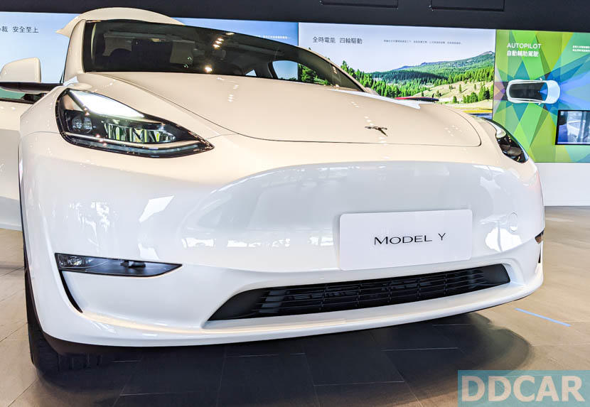 實車搶先直擊！德製-Model-Y-純電休旅正式進駐台灣特斯拉展間-8