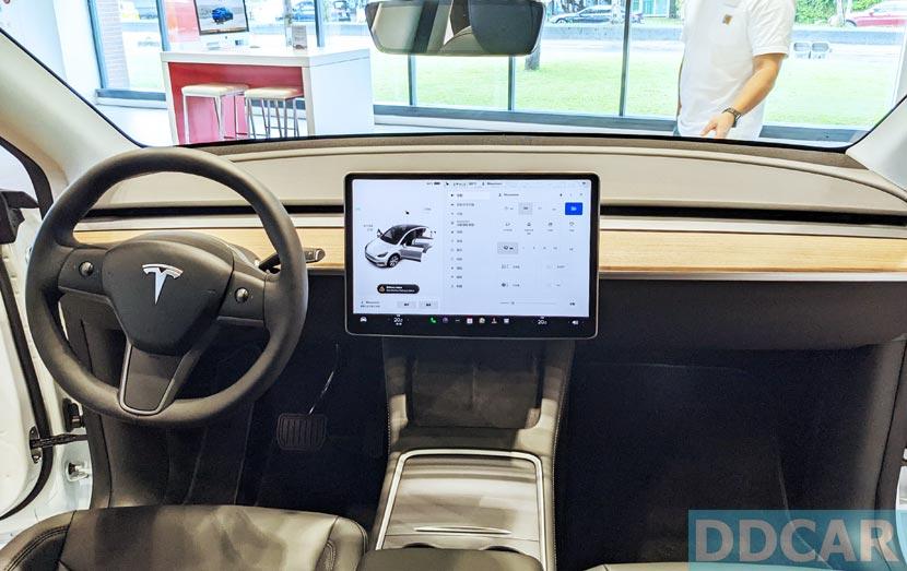 實車搶先直擊！德製-Model-Y-純電休旅正式進駐台灣特斯拉展間-9