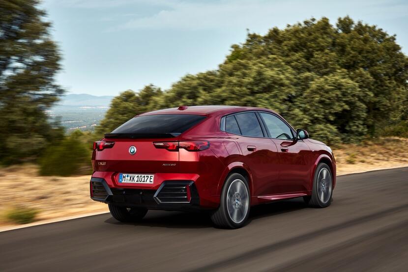 比-iX1-更超值？BMW-iX2-純電跑旅台灣預售價曝光、2024-首季上市-2