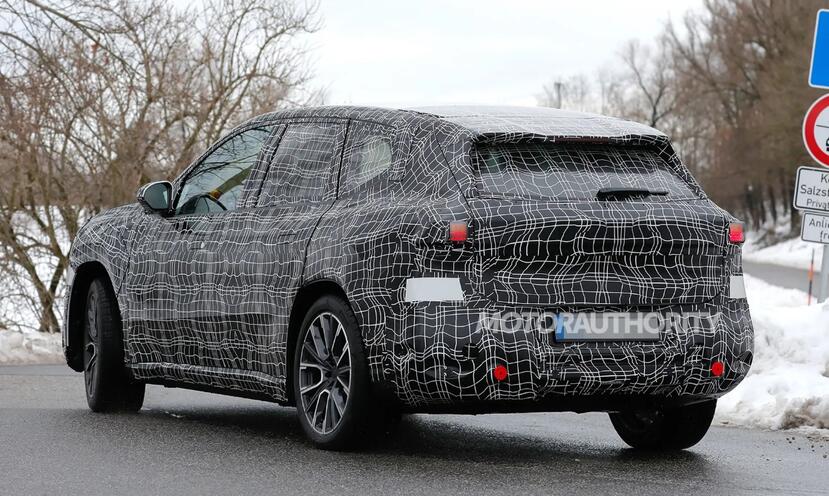 2025-年首發，BMW-新世代-iX3-造型大改續航力也升級、台灣也有機會能買到-3