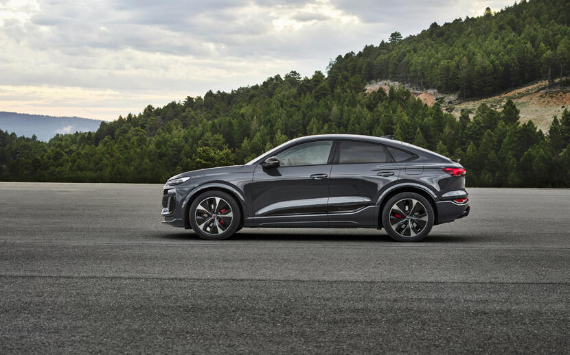 續航力衝上-656-公里,更流線動感的-Audi-Q6-Sportback-e-tron-報到!-4 續航力衝上-656-公里,更流線動感的-Audi-Q6-Sportback-e-tron-報到!-4