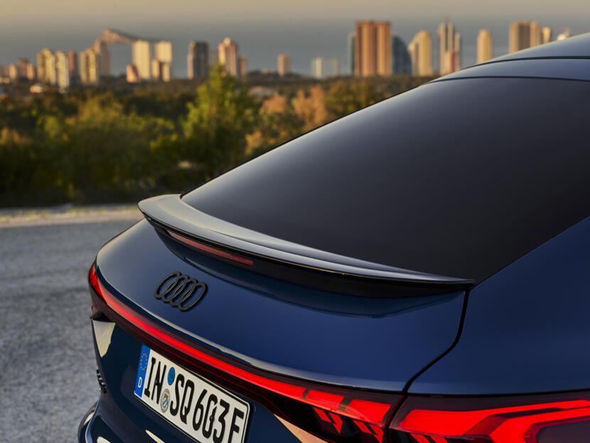 續航力衝上-656-公里,更流線動感的-Audi-Q6-Sportback-e-tron-報到!-13 續航力衝上-656-公里,更流線動感的-Audi-Q6-Sportback-e-tron-報到!-13