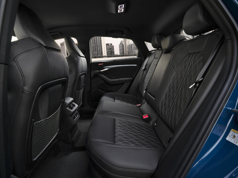 續航力衝上-656-公里,更流線動感的-Audi-Q6-Sportback-e-tron-報到!-21 續航力衝上-656-公里,更流線動感的-Audi-Q6-Sportback-e-tron-報到!-21